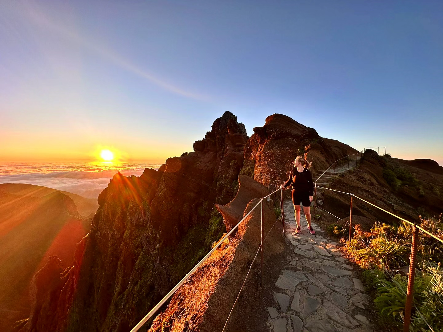 sunrise_mountains_in_madeira