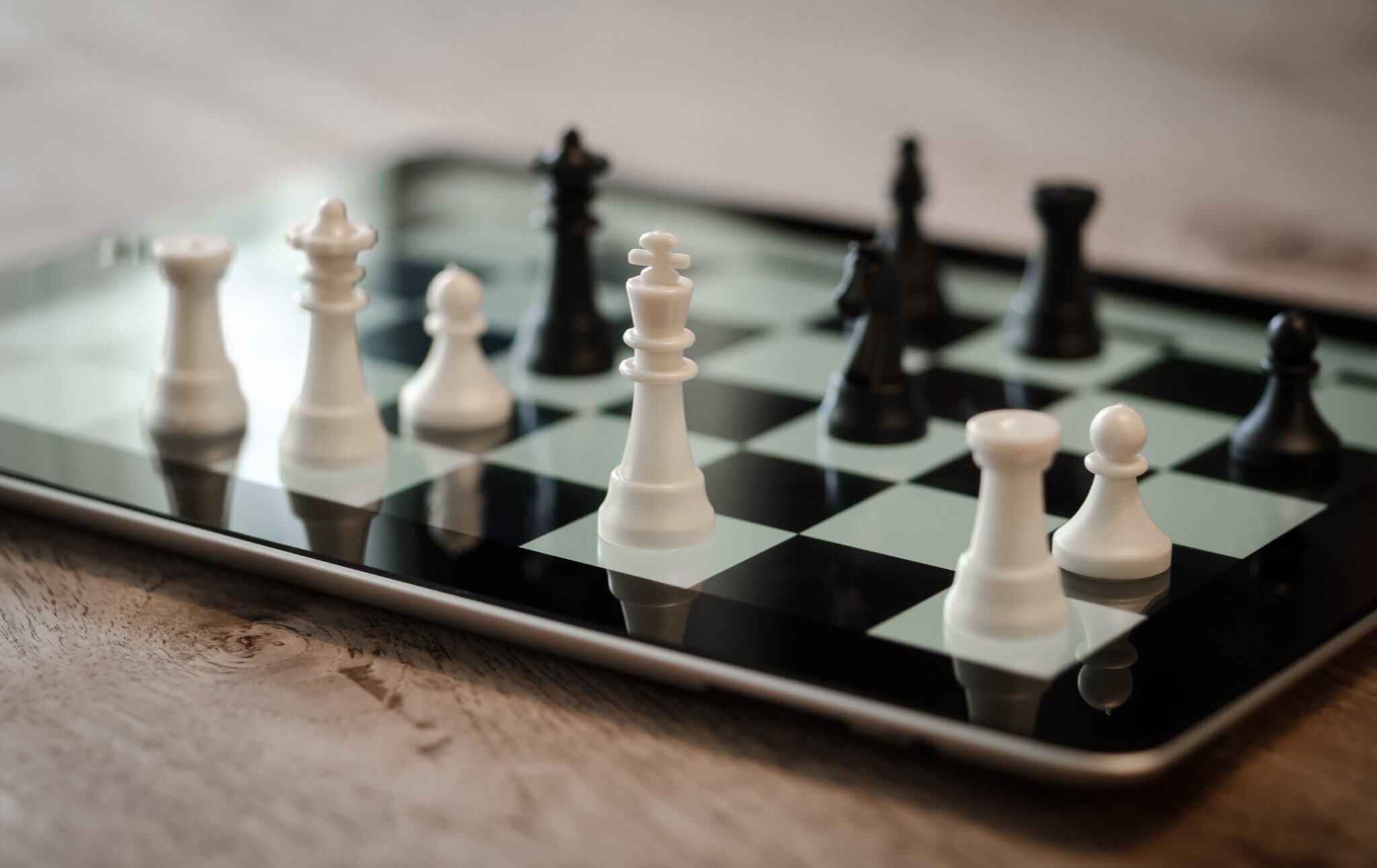 ipad-chess-free-license-cc0-2048x1292