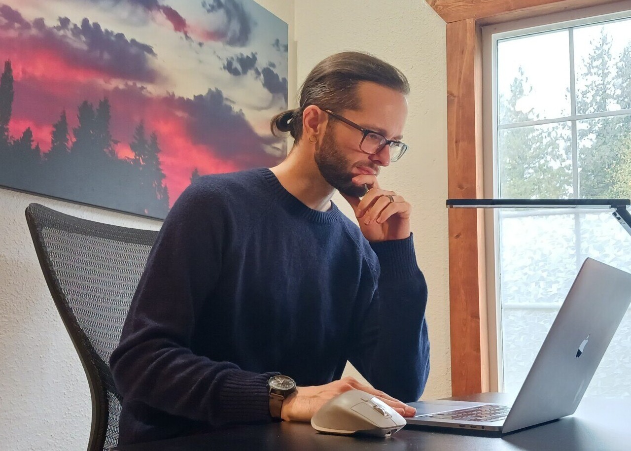 justin-woodum-working-2023-1-2048x922-1