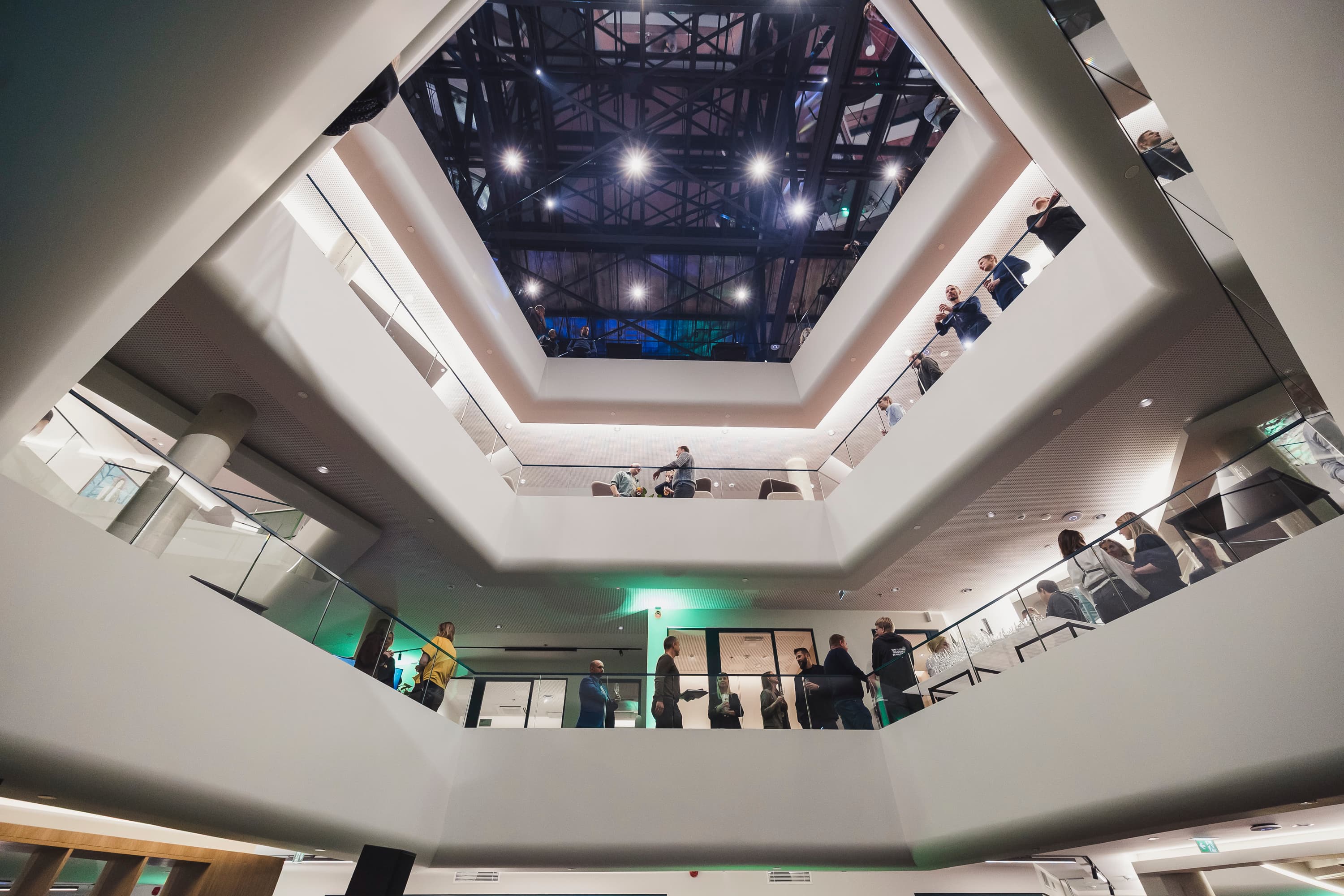 20Nov2025_192151_photoSilverGutmann_2688_0050-2