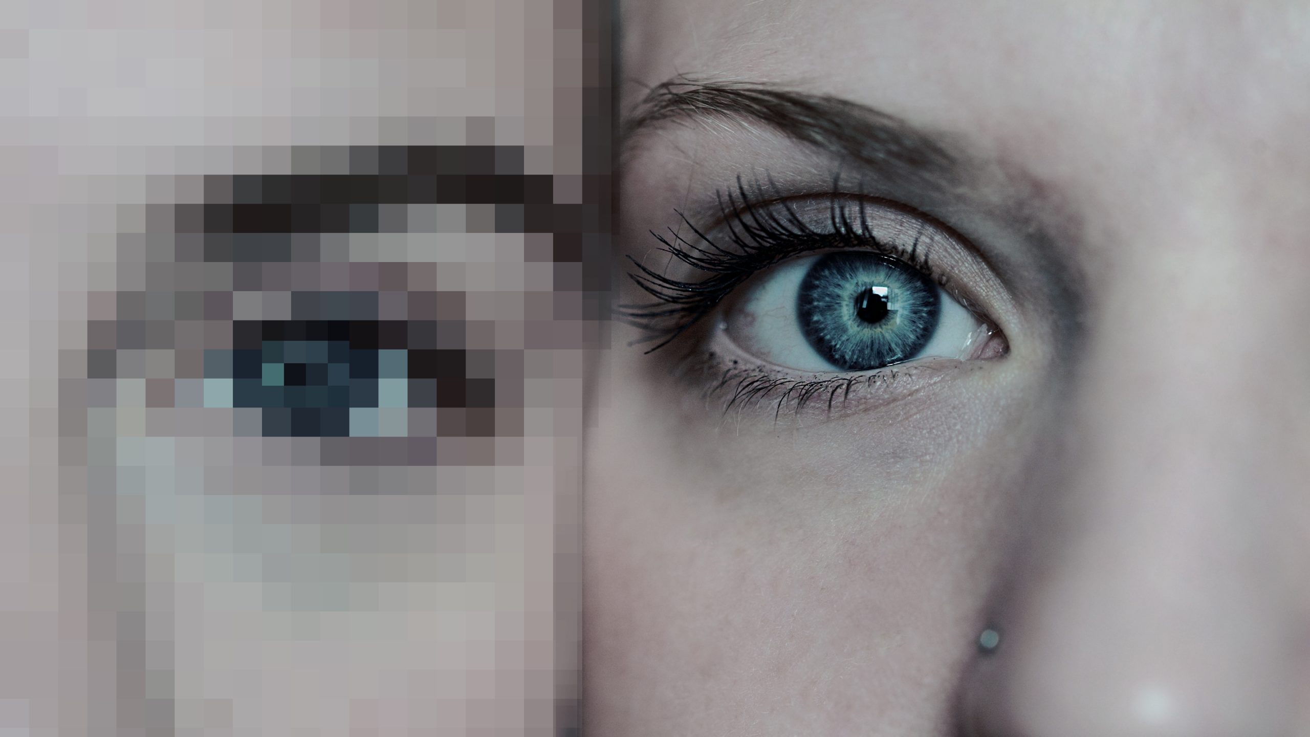 Abschnitt von dem Augenbereich zweier Gesichter, eins davon ist verpixelt