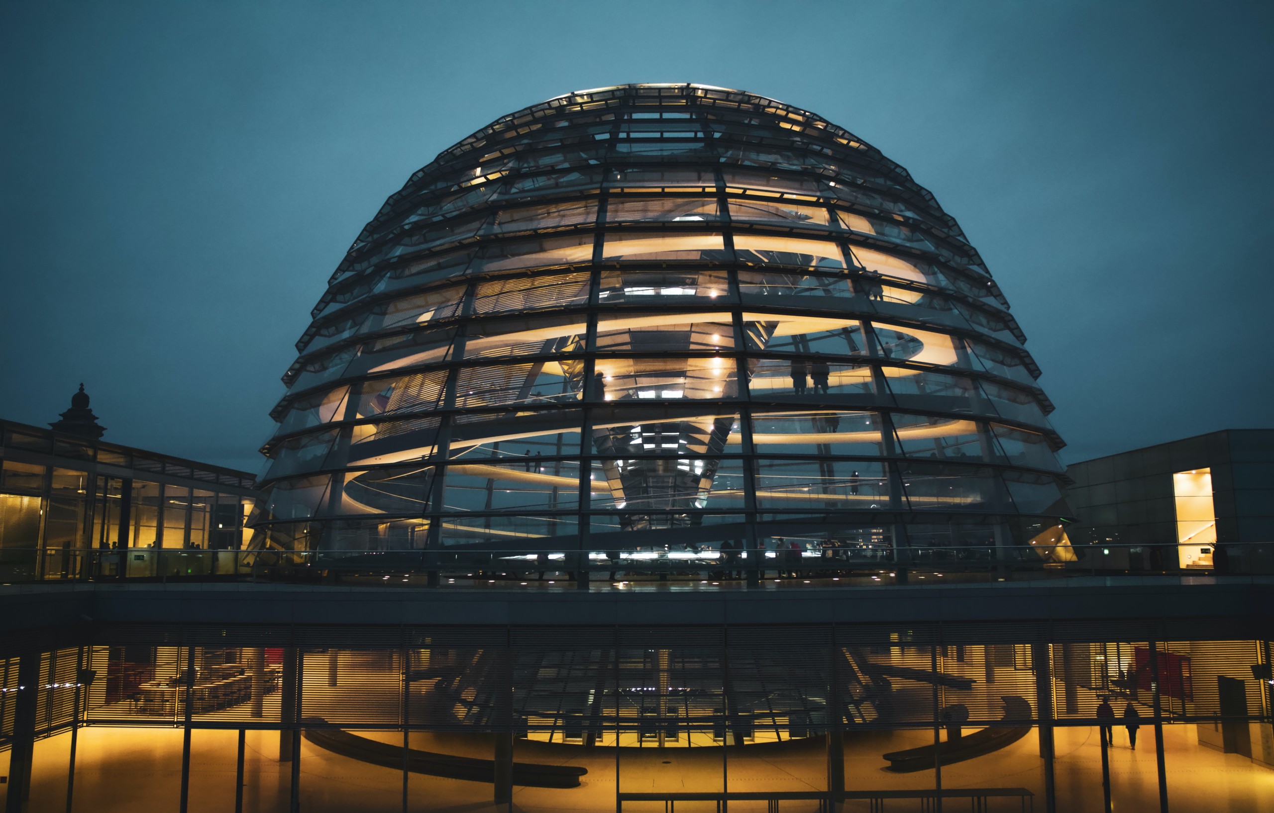 Kuppel Berlin Reichstag bei Nacht