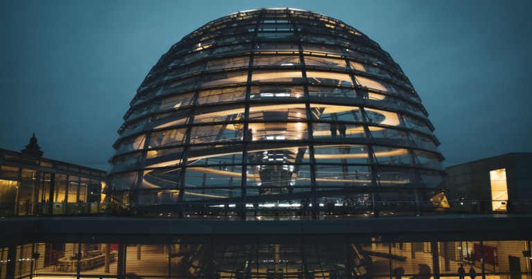 Kuppel Berlin Reichstag bei Nacht